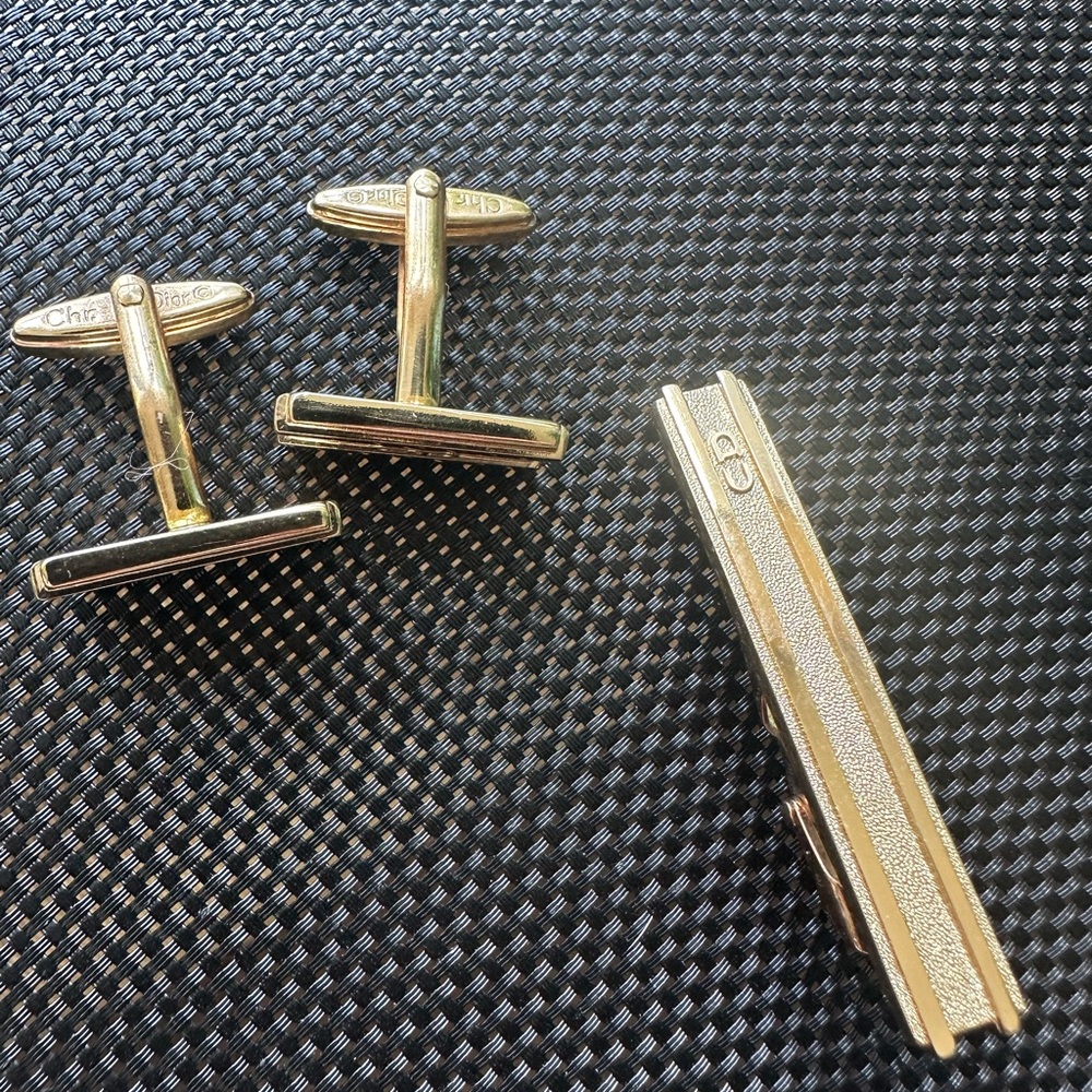 Gold Cufflinks - Picture 2 of 3